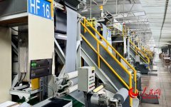 满载万件面品的货车慢慢驶出新疆今麦郎面品无